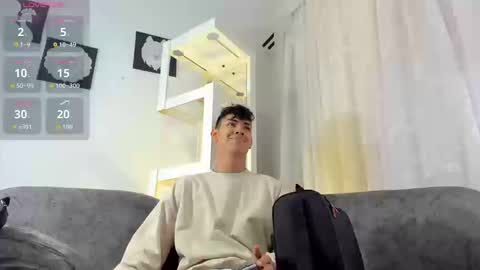 Snapshot of logantwink18 chatting on 17, 9, 2025 logantwink18 online show from 17, 9, 2025