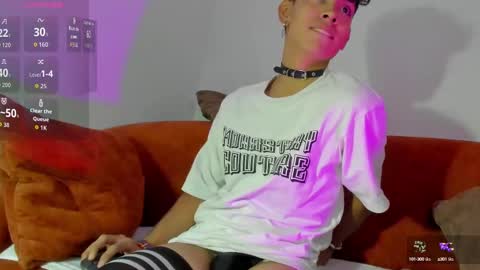 Snapshot of logantwink18 chatting on 11, 10, 2025 logantwink18 online show from 11, 10, 2025