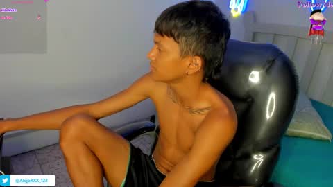 LOUIS online show from 11, 11, 2025