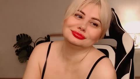  Lola  online show from 16, 12, 2025