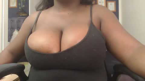 Snapshot of lola_honney chatting on 6, 1, 2026 lola_honney online show from 6, 1, 2026