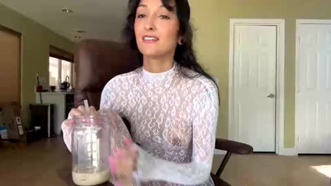 Snapshot of lola_la_lita chatting on 24, 11, 2025 lola_la_lita online show from 24, 11, 2025