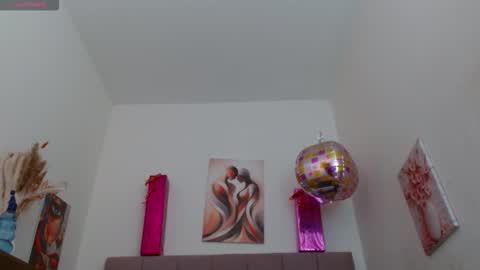 Snapshot of lola_wish chatting on 15, 10, 2025 lola_wish online show from 15, 10, 2025