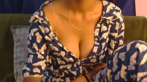 lolaa online show from 3, 5, 2026