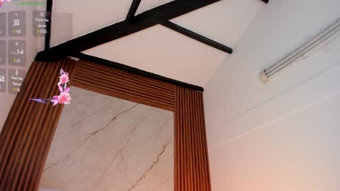 Lola Angel online show from 27, 12, 2024