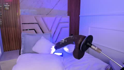 Lola Angel online show from 25, 2, 2025