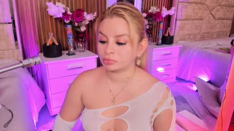 Lola Angel online show from 19, 3, 2026
