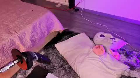 Lola Angel online show from 11, 6, 2026