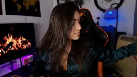 lolaasmith_21 online show from 25, 5, 2026
