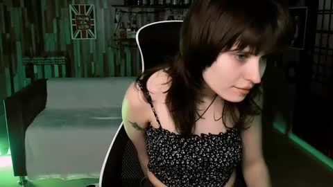 Snapshot of lolaasmus chatting on 21, 4, 2026 I consider myself the god Loki but life just calls me LOL online show from 21, 4, 2026
