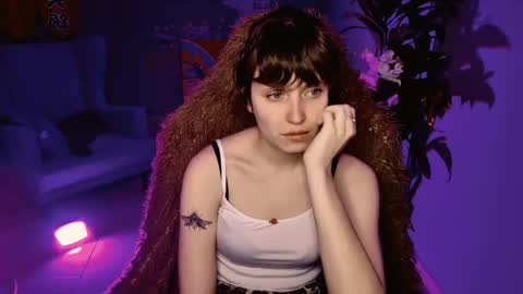 Snapshot of lolaasmus chatting on 28, 4, 2026 I consider myself the god Loki but life just calls me LOL online show from 28, 4, 2026