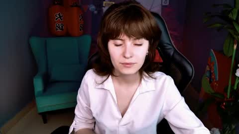 Snapshot of lolaasmus chatting on 20, 5, 2026 I consider myself the god Loki but life just calls me LOL online show from 20, 5, 2026