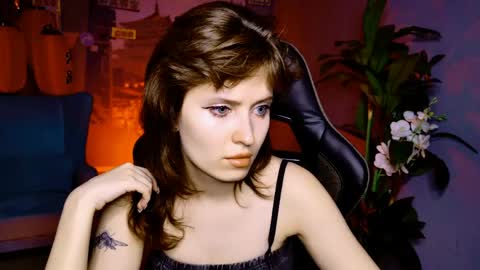 Snapshot of lolaasmus chatting on 22, 5, 2026 I consider myself the god Loki but life just calls me LOL online show from 22, 5, 2026