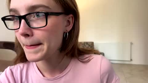 lolaatatee online show from 27, 4, 2026