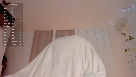  Lola Berry  online show from 27, 1, 2025