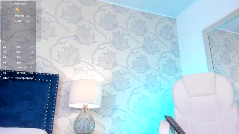  Lola Berry  online show from 15, 5, 2026