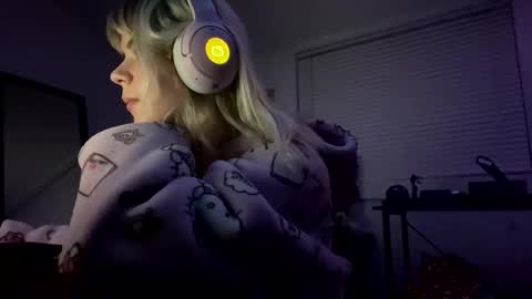 Lola Lixx online show from 2, 3, 2025