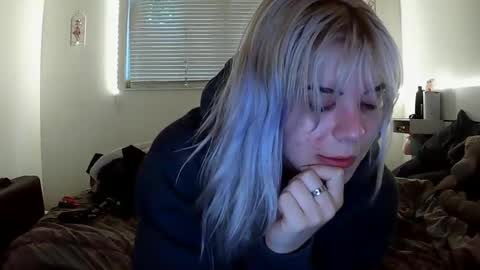 Lola Lixx online show from 12, 9, 2025