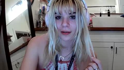 Snapshot of lolalixx6969 chatting on 4, 5, 2026 Lola Lixx online show from 4, 5, 2026