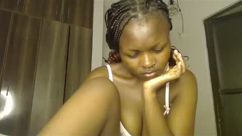 Snapshot of lolamia7 chatting on 22, 2, 2025 lolamia7 online show from 22, 2, 2025