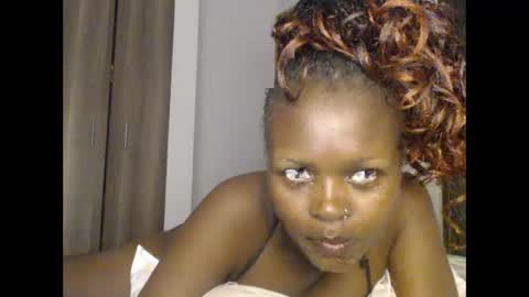 Snapshot of lolamia7 chatting on 25, 2, 2025 lolamia7 online show from 25, 2, 2025