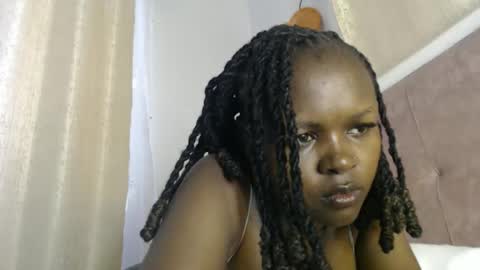 Snapshot of lolamia7 chatting on 6, 11, 2025 lolamia7 online show from 6, 11, 2025