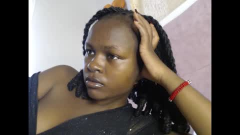 Snapshot of lolamia7 chatting on 9, 11, 2025 lolamia7 online show from 9, 11, 2025