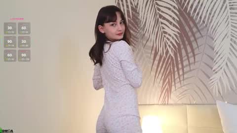 Snapshot of lolaprise chatting on 3, 10, 2025 Lola online show from 3, 10, 2025