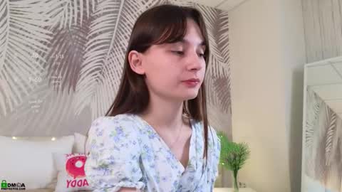 Snapshot of lolaprise chatting on 9, 11, 2025 Lola online show from 9, 11, 2025