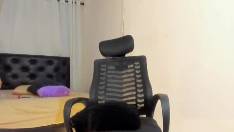 Snapshot of lolareyes1 chatting on 30, 9, 2025 lolareyes1 online show from 30, 9, 2025