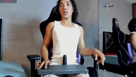 Snapshot of lolareyes1 chatting on 1, 2, 2026 lolareyes1 online show from 1, 2, 2026