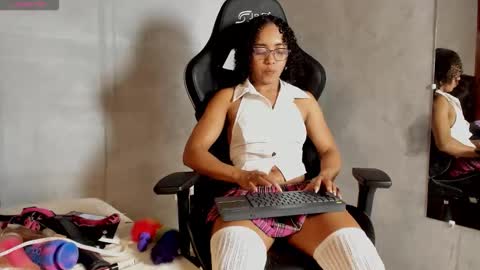 Snapshot of lolareyes1 chatting on 18, 2, 2026 lolareyes1 online show from 18, 2, 2026