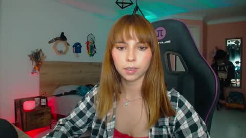 Snapshot of lolaverse chatting on 20, 9, 2025 Lola doll online show from 20, 9, 2025