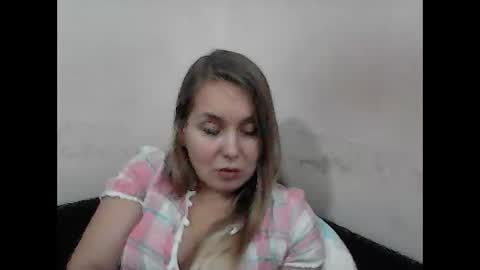 Snapshot of lolawhite8 chatting on 8, 1, 2025 Lolawhite8 online show from 8, 1, 2025
