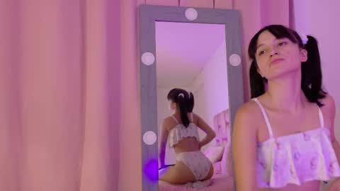 Snapshot of lolayun chatting on 16, 9, 2025 Lola online show from 16, 9, 2025