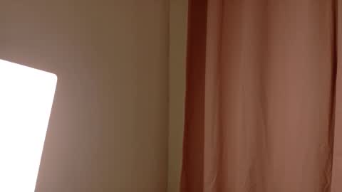 Snapshot of lolayun chatting on 17, 9, 2025 Lola online show from 17, 9, 2025