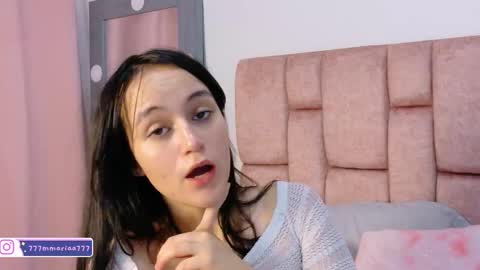 Snapshot of lolayun chatting on 4, 11, 2025 Lola online show from 4, 11, 2025