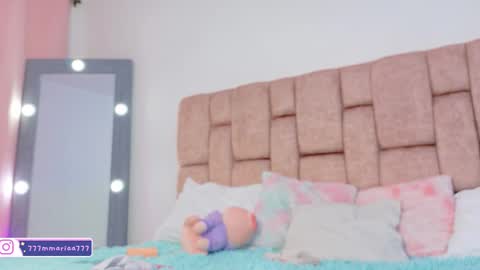 Snapshot of lolayun chatting on 10, 11, 2025 Lola online show from 10, 11, 2025