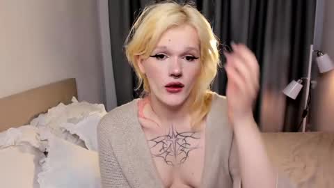 lollita online show from 23, 4, 2026