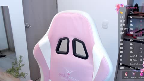 Snapshot of lollypetitte_ chatting on 29, 12, 2024 Lolly online show from 29, 12, 2024