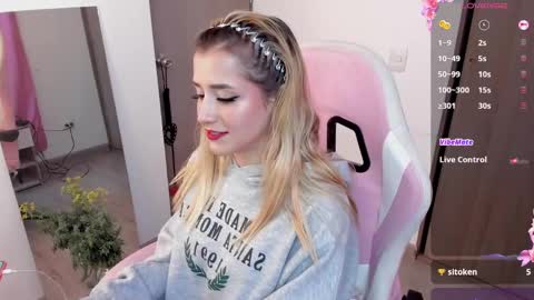 Snapshot of lollypetitte_ chatting on 9, 2, 2025 Lolly online show from 9, 2, 2025