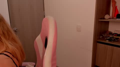 Snapshot of lollypetitte_ chatting on 15, 2, 2025 Lolly online show from 15, 2, 2025