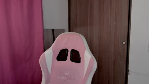 Snapshot of lollypetitte_ chatting on 14, 9, 2025 Lolly online show from 14, 9, 2025