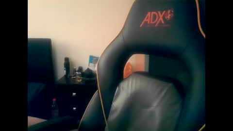 london_man1988 online show from 10, 3, 2025