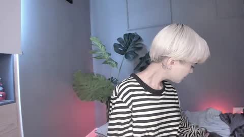 Snapshot of lonelly_lolly98 chatting on 23, 2, 2025 SABRINA online show from 23, 2, 2025