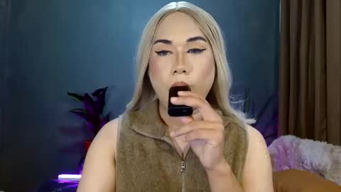 Snapshot of longoria_crawford chatting on 5, 3, 2026 My Lover Dadddy roberto online show from 5, 3, 2026