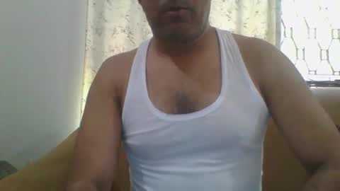 Snapshot of longthick1985 chatting on 12, 4, 2026 Lleida-man online show from 12, 4, 2026