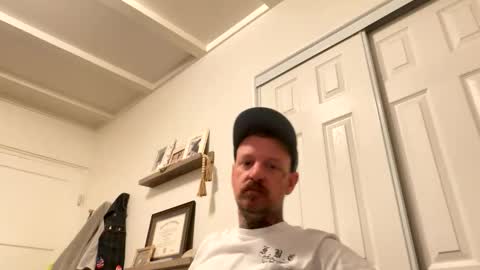 Snapshot of longwalksonthebeach69 chatting on 8, 3, 2026 longwalksonthebeach69 online show from 8, 3, 2026