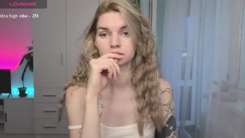 Snapshot of lookluna chatting on 2, 7, 2026 Luna online show from 2, 7, 2026