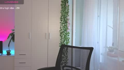 Snapshot of lookluna chatting on 4, 7, 2026 Luna online show from 4, 7, 2026
